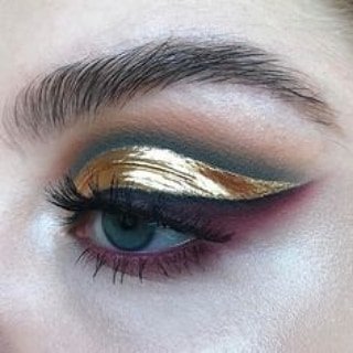 ArtByNatashaR's tweet photo. Golden eye makeup study ๐
I don't usually colour pick, but this is something totally new for me and I've already learned so much. Can't wait to explore more makeup studies ๐
#illustration #makeup #digitalart #artstudy #makeupstudy https://t.co/YRDtcDGV4y