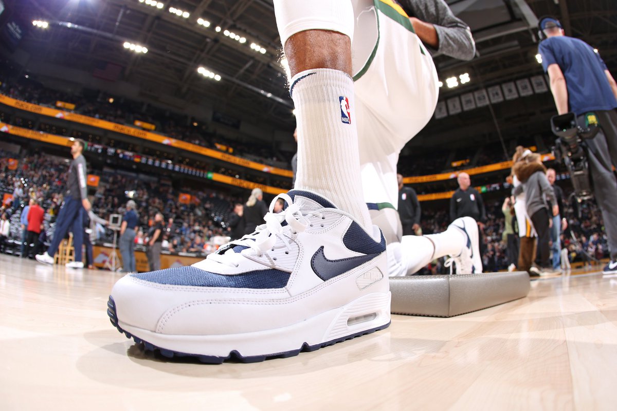Every day is #AirMaxDay for @ThaboSefolosha!