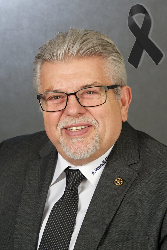 ZiehFix's tweet photo. In deep sadness we announce the death of Adalbert Wendt.

On Sunday, 24th March 2019 my beloved husband, our father and company founder "Adalbert Wendt" died at the age of 70.
 
In deep sadness,
 
Angelika Wendt,
Enrico Wendt, Sascha Wendt
and the team of A. Wendt GmbH https://t.co/GuG0cbv7cb