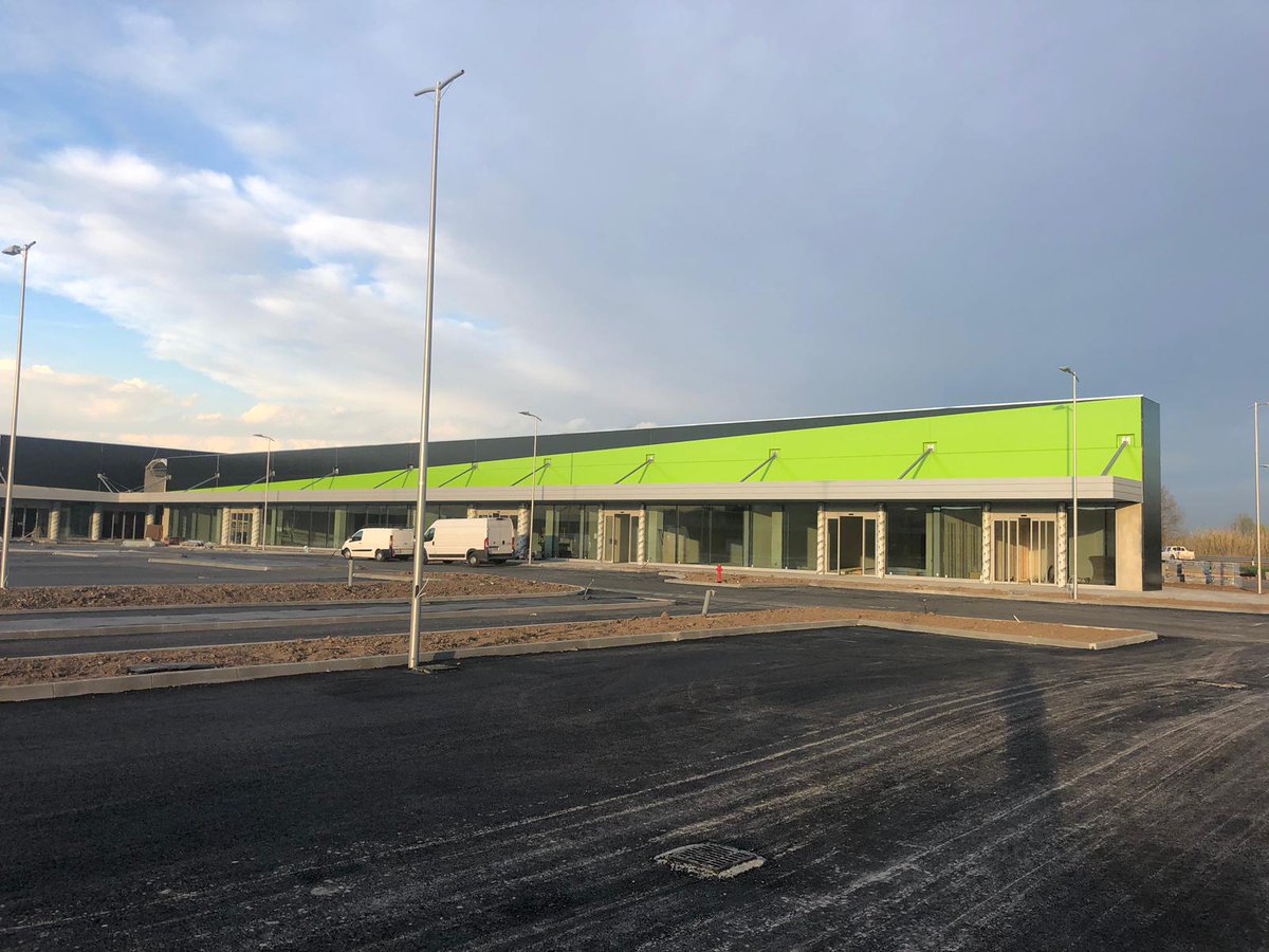 g4sviluppo's tweet photo. #ghedi #brescia #retail #park #base #baseretailpark -44 giorni all’apertura. Arrivano i colori!!! by #gruppofoursviluppo #retail #retailmarketing #retaillife #sviluppo #immobiliare #commerciale #liberaspesa @piromanato @fasolumberto66 https://t.co/qLyb24cYH2 https://t.co/4dszyiKX5b