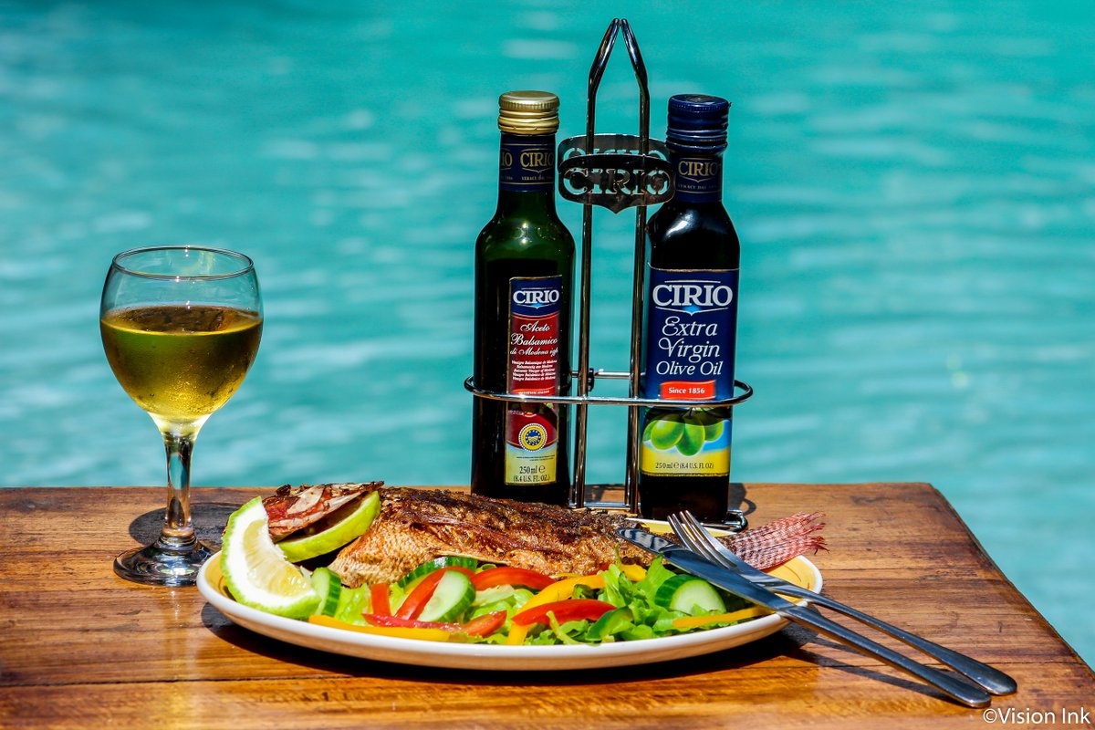 livilodge's tweet photo. Keep calm and eat fish for dinner tonight @Chanters Lodge, Livingstone 

#keepcalm #healthydinner #midweekdinner #fish #salad #food #foodie #zambezibream #zambeziriver #zambia #travel #vacation #traveltuesday https://t.co/bXosv0myRA