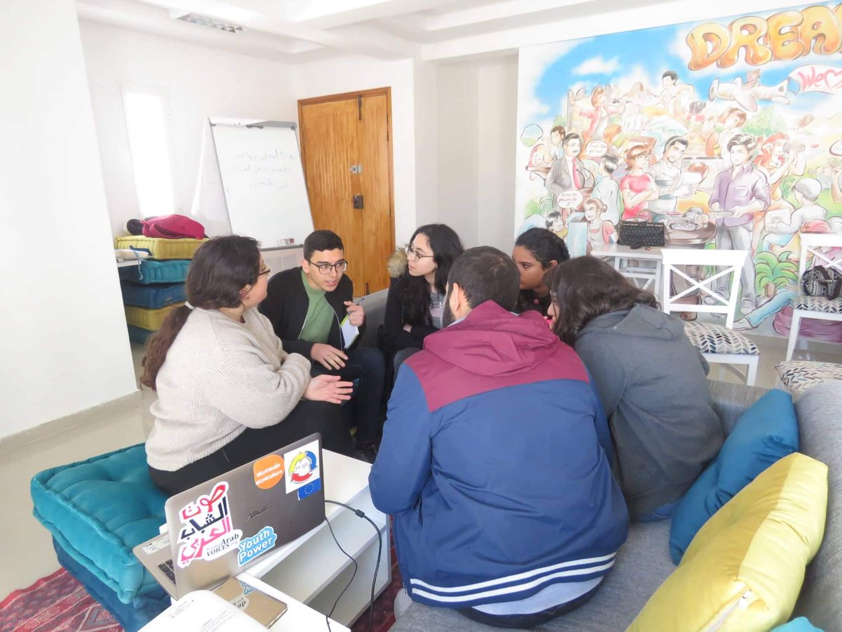 SousseTimun's tweet photo. Deuxiéme formation soft skills : Outils et techniques de débat MUN .
Animée par  Hanen Jrad 
17/02/2019
#timun 🌐
#welovesousse 💙 https://t.co/KJ1Gu1ely4