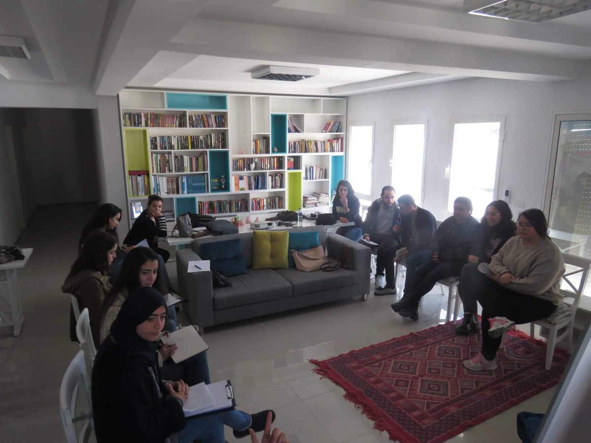 SousseTimun's tweet photo. Deuxiéme formation soft skills : Outils et techniques de débat MUN .
Animée par  Hanen Jrad 
17/02/2019
#timun 🌐
#welovesousse 💙 https://t.co/KJ1Gu1ely4