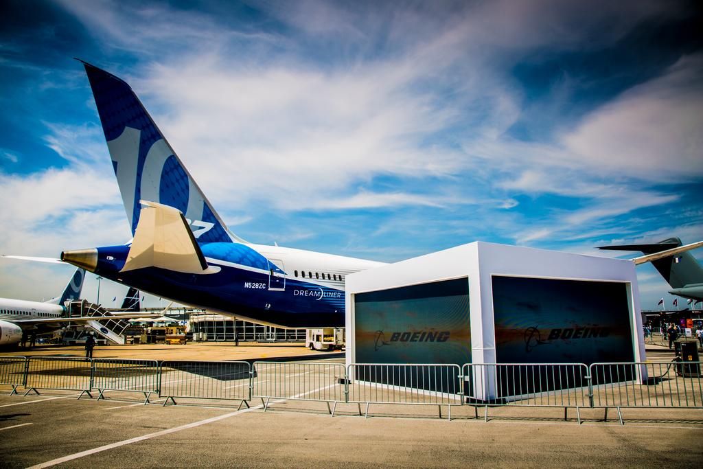 4WallEurope's tweet photo. As a dedicated audio visual supplier for Paris Airshow 2019 we can help you make the most of your stand space with AV > https://t.co/QWWNbN7ZQp
#airshow #parisairshow #standav https://t.co/DGjWLbKmLl