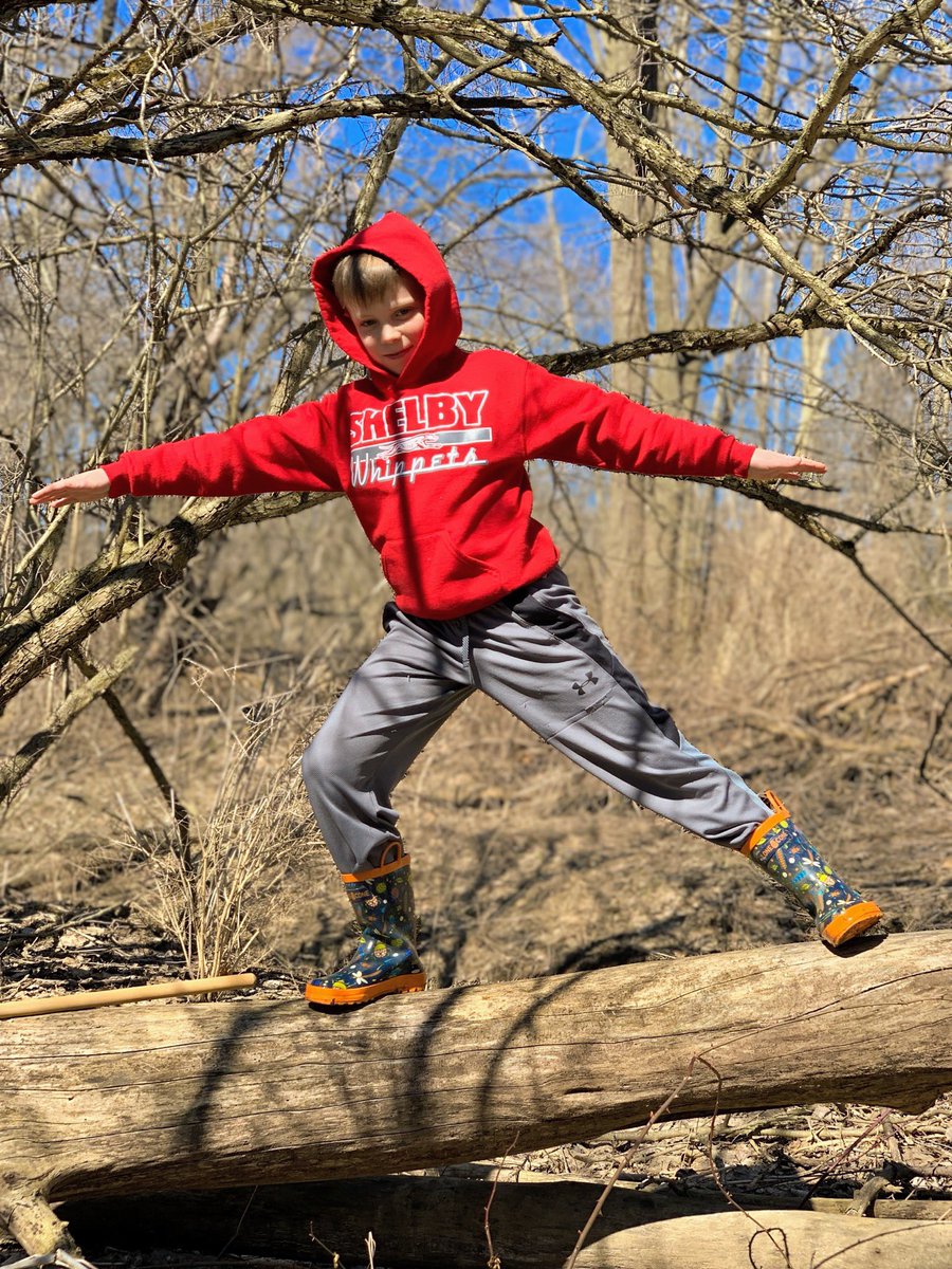 NicholeStudd's tweet photo. “It’s the perfect log for yoga! Take my picture?” He stops &amp; asked, “How many moms play on logs and run in the mud with their kids?”
He is grateful.
He knows he is loved. 
I thank him for playing with me. 
#yoga #playwithyourkids #parentingwin   #slowdown #gratitude #stayhuman https://t.co/J6QqnP7K0Y