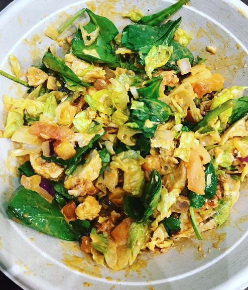 Satisfy cravings with our "create your own" salads. Pick your perfect #protein, toppings &amp; garnishes, &amp; top it off with one of our 18 sauces &amp; dressings, like sizzling buffalo hot sauce! 

Thanks for sharing, IG user northernketodiet!

instagram.com/p/BtPf2cyAHnI/

#keto #ketodiet