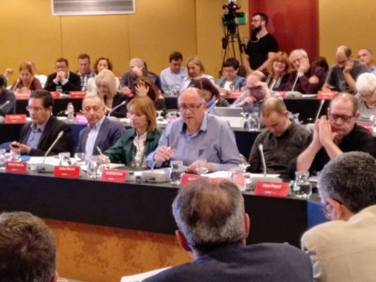EnComuPodemAMB's tweet photo. El vicepresident de l'AMB @JordiSJB defensant l'aprovació de l'avenç del Pla Desenvolupament Urbanístic (PDU), que ha comptat notat amb les aportacions de 800 tècnics i experts i configurarà la metròpolis del futur. https://t.co/ZoDKAUuhBQ