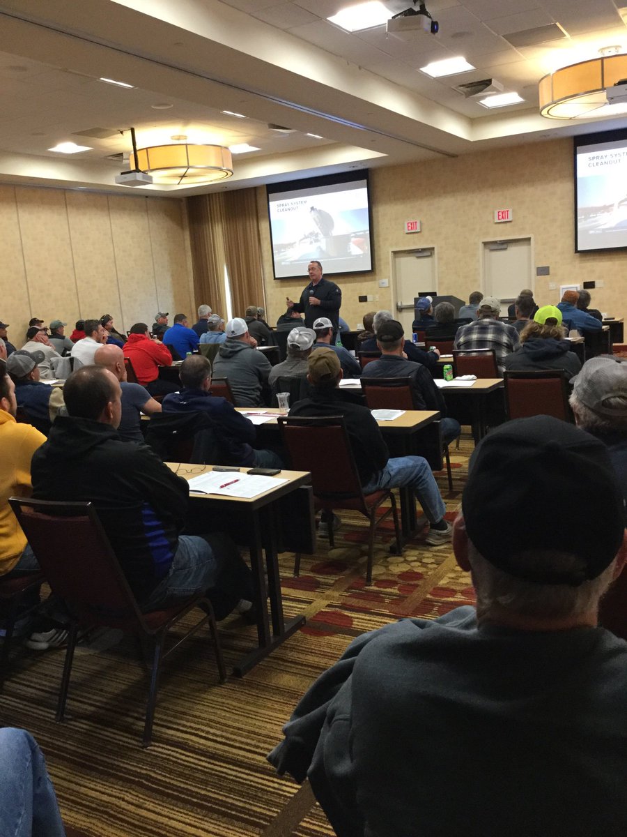 MThomasW's tweet image. 27 th Dicamba training meeting of the year for me, glad to be done.  @ChannelMinn Agronomist, Tony Weis doing today’s presentation.