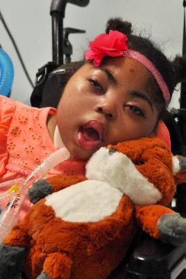 HeartGalleryLA's tweet photo. Precious little Ky’lah is awaiting a forever home.  She needs a family that will hold her and provide comfort. Learn more about Ky'lah at https://t.co/guN06WK255! #adoption #adopt #adoptionrocks #fostercare #heartgalleryla #heartgallery #losangeles #la https://t.co/NToiWtg9Mi