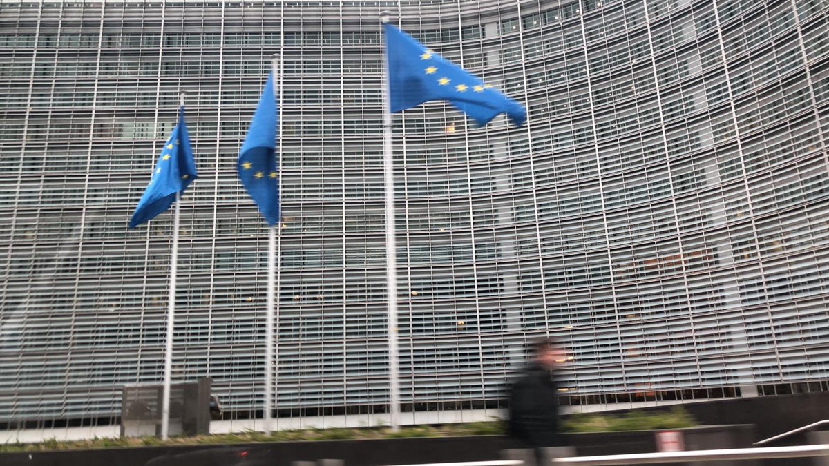EgonWestphal's tweet photo. #Bayernwerk in #Brüssel für #DSO &amp; @EON_de: Heute Board Meeting #EDSO um unsere Ideen für #EnergieZukunft &amp; #SmartGrids gegenüber @EU_Commission voranzubringen. Livio Gallo, @energyTorres, @ChristianBuchel -unsere DSO-Gesichter in #Brüssel https://t.co/7ef7W9tsyR