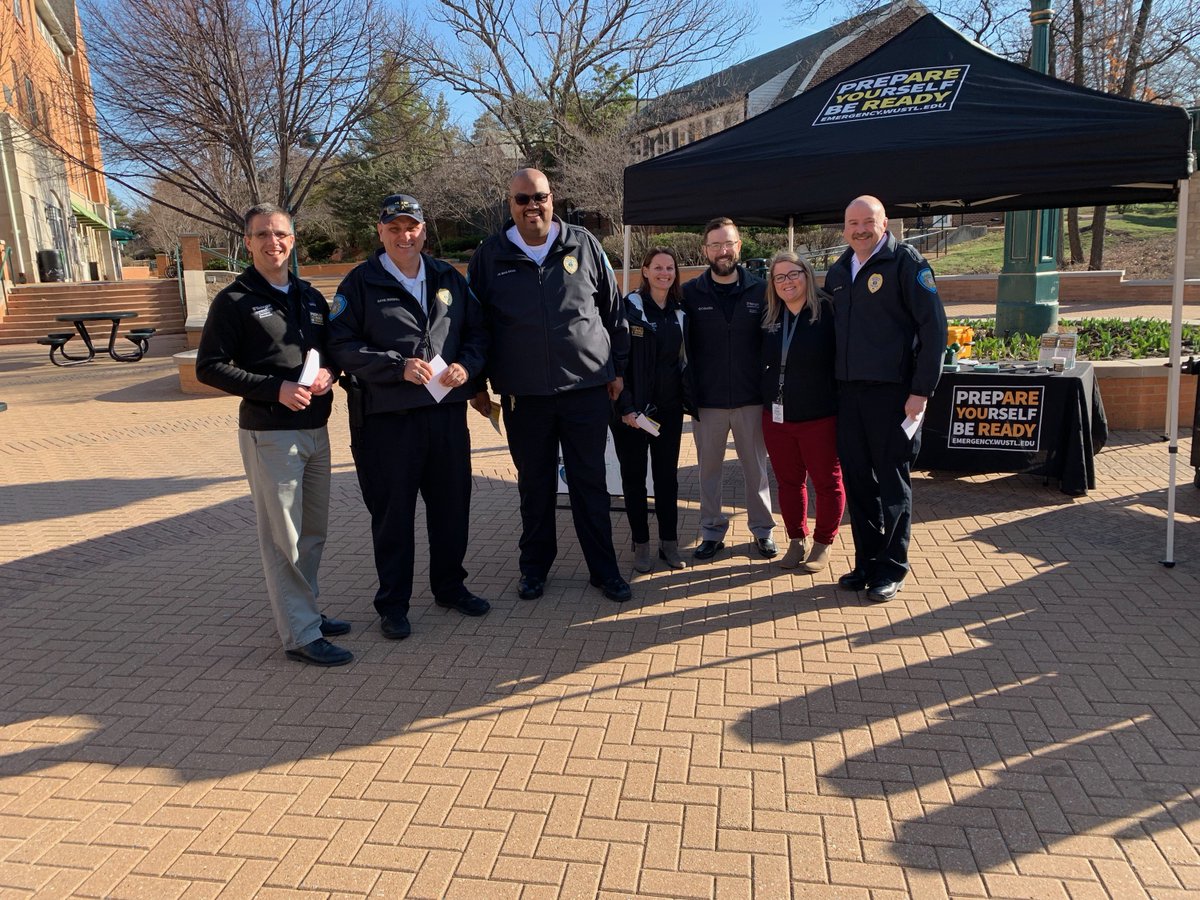 WashUReady's tweet photo. Thank you for stopping by the hot chocolate event today with @WUSTL #WUPD! ☕️ #ReadyWeek https://t.co/yFXcyovU0E
