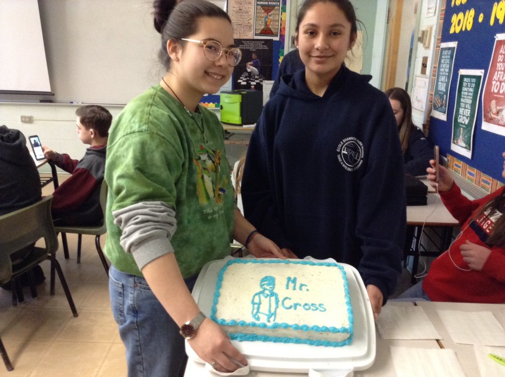 mrpaulingram's tweet photo. @EGMJH students appreciate the work our student teachers do! https://t.co/ZtndmUh1Ck