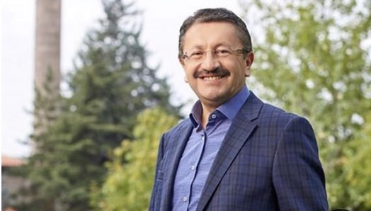 Günün adamı olmaya çalışma,hakikatin adamı olmaya çalış. Çünkü gün değişir hakikat değişmez. Veysel Tiryaki çalışması,azmi,başarıları neticesince gönüllerde yıllarca silinmeyecek iz bırakmıştır.Şimdide Yenimahallede, şehirde ve gönüllerde iz bırakmak için yola çıktı <a href="/vysltiryaki/">Dr. Veysel Tiryaki</a>