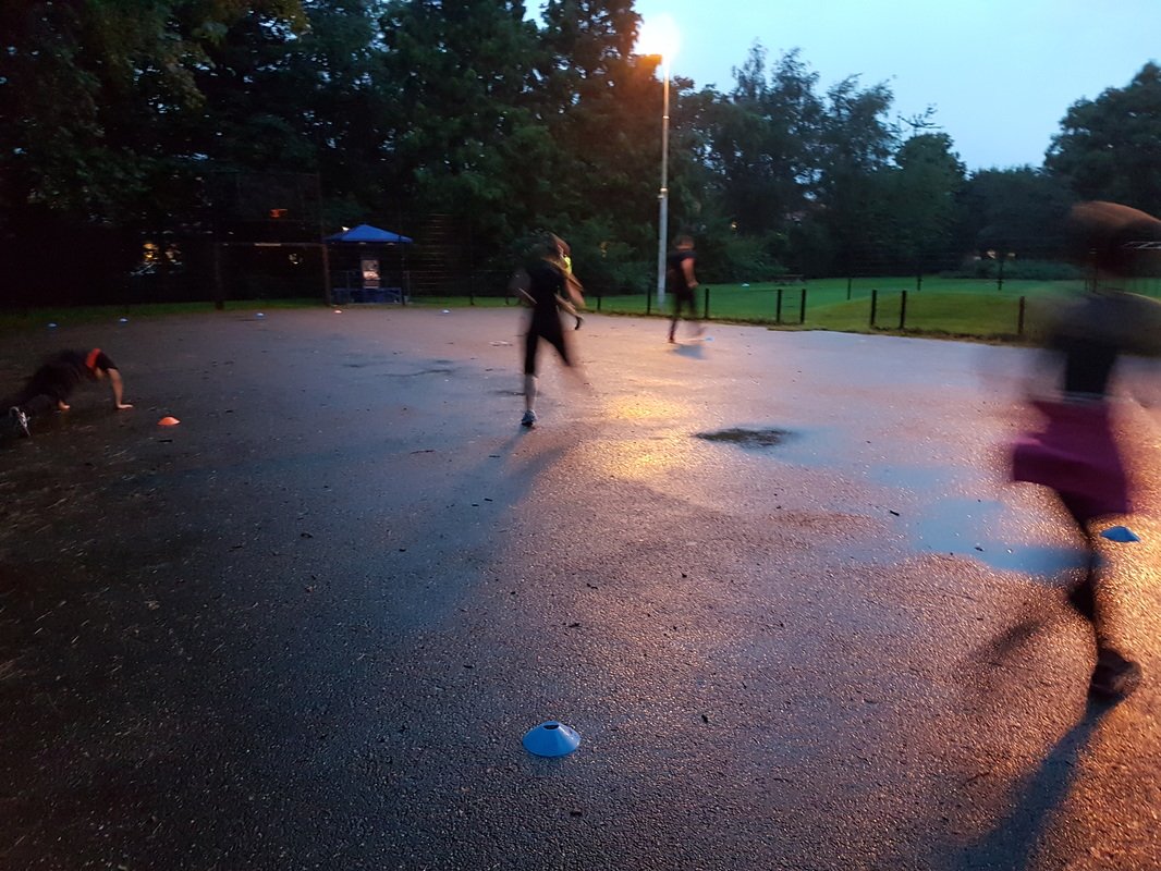 We mogen weer! 4 April start de Budokan Bootcamp in de Leidse binnenstad. Werken aan je conditie &amp; sightseeing tegelijk. Win-winsituatie! 💪🏼 Deelname vanaf 16 jaar, kosten € 18,- per maand. Aanmelden (proefles gratis): budokanleiden@gmail.com #bootcamp #Leiden <a href="/Budokanleiden/">Budokanleiden</a>