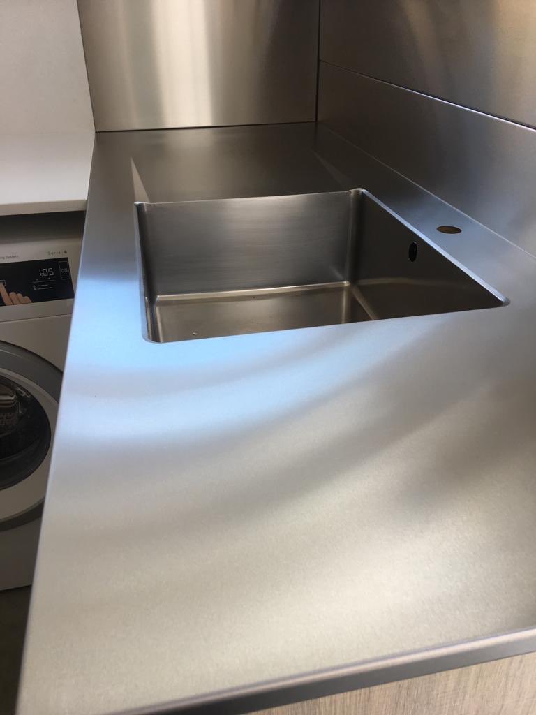 mpmengineering's tweet image. A #stainlesssteel utility #worktop fitted complete with #integrated #upstand fully #welded #sink and our indent sloping drainer #stainless #uk #london #kitchenworktops #kitchendesign #kitchen #interiordesign #interiors #kitchendecor #design #bespoke
