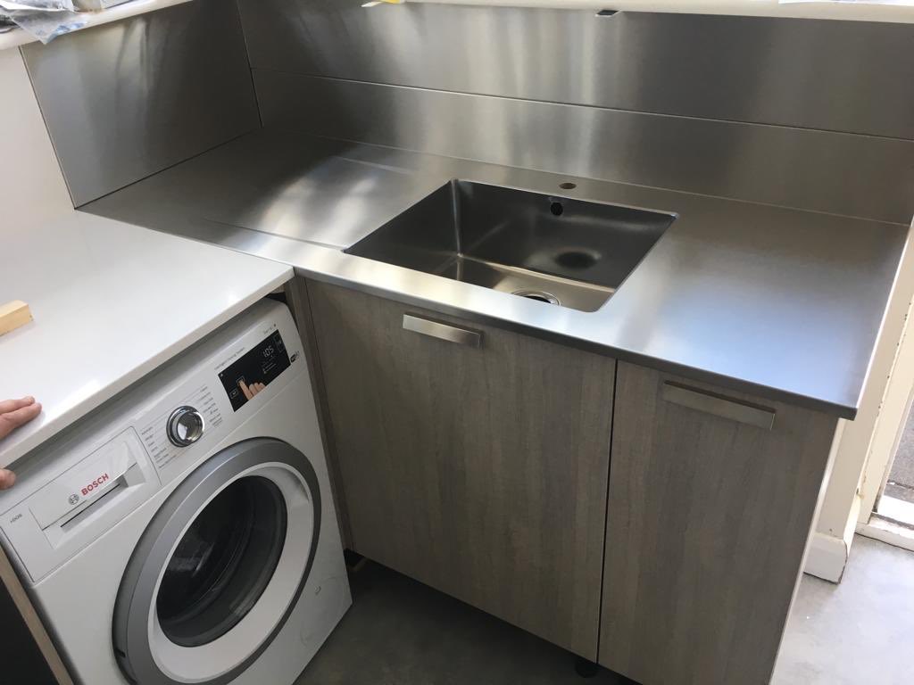 mpmengineering's tweet image. A #stainlesssteel utility #worktop fitted complete with #integrated #upstand fully #welded #sink and our indent sloping drainer #stainless #uk #london #kitchenworktops #kitchendesign #kitchen #interiordesign #interiors #kitchendecor #design #bespoke