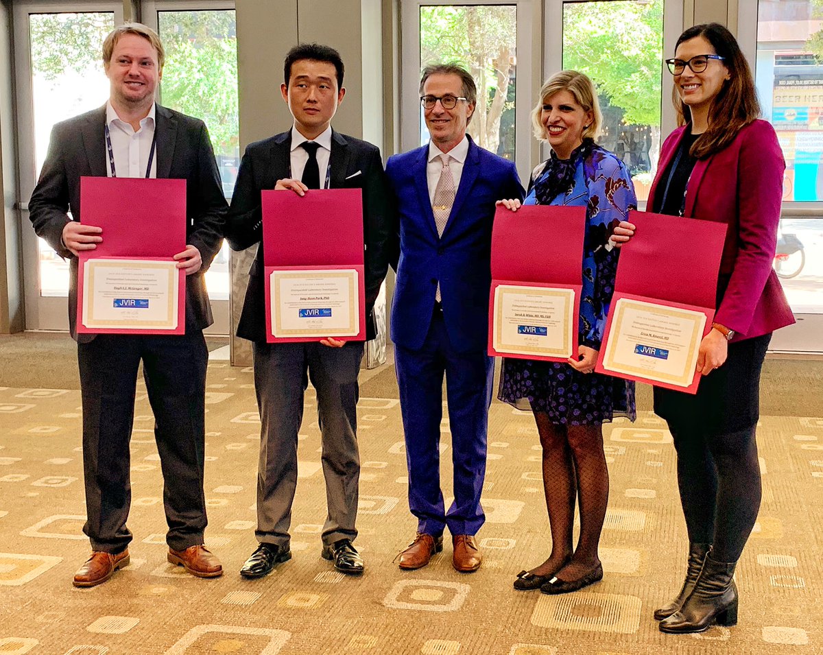 ZHaskal's tweet photo. Pleased to have just awarded the 2018 Annual JVIR Editor's Clinical & Laboratory Investigation Honoree and 2 Top Paper Awardees. Watch upcoming JVIR for the names of these stars. @JVIRmedia #SIR2019ATX https://t.co/1lVBuELHuC