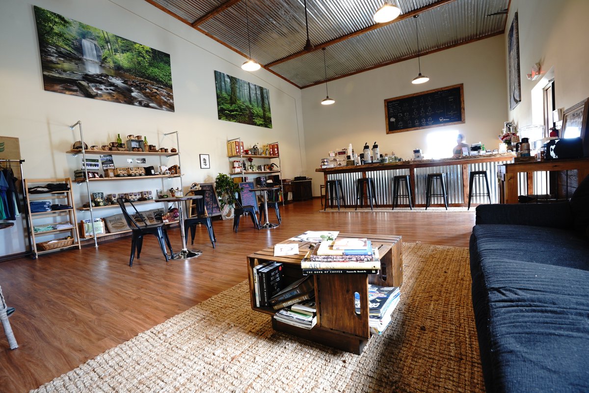 PisgahRoasters's tweet image. Our favorite spot to sit and sip some Pisgah Coffee Roasters! Our favorite roast today is Parkway Pick Me Up - what&apos;s yours?