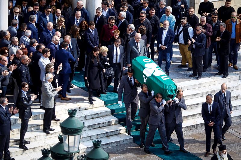Paobcgr's tweet photo. Σε κλίμα έντονης συγκινησιακής φόρτισης, σύσσωμη η οικογένεια του Παναθηναϊκού &amp; πλήθος κόσμου, είπαν το «ύστατο χαίρε» στον αείμνηστο Θανάση Γιαννακόπουλο, το μεσημέρι της Τρίτης (26/3) στον Μητροπολιτικό Ναό Αθηνών. Διαβάστε περισσότερα εδώ: https://t.co/9mjAsNx0x0
#paobc #rip https://t.co/7CSAeVgayz