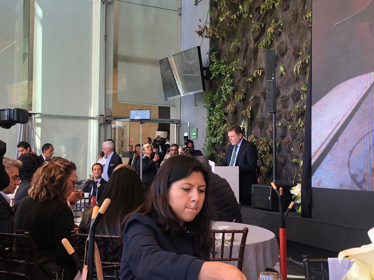 FormulaAutoFM's tweet photo. @BP_MEX presentó su programa #TargetNeutral con el que se compromete con comunidades mexicanas en Oaxaca, Edo. Mex. Y Chiapas para equipar sus cocinas con estufas para reducir el uso de leña y mejorar su calidad de vida. @cuartodemillamx @raton_miguelito @ArturoRiveraMTV https://t.co/inpIa293j3