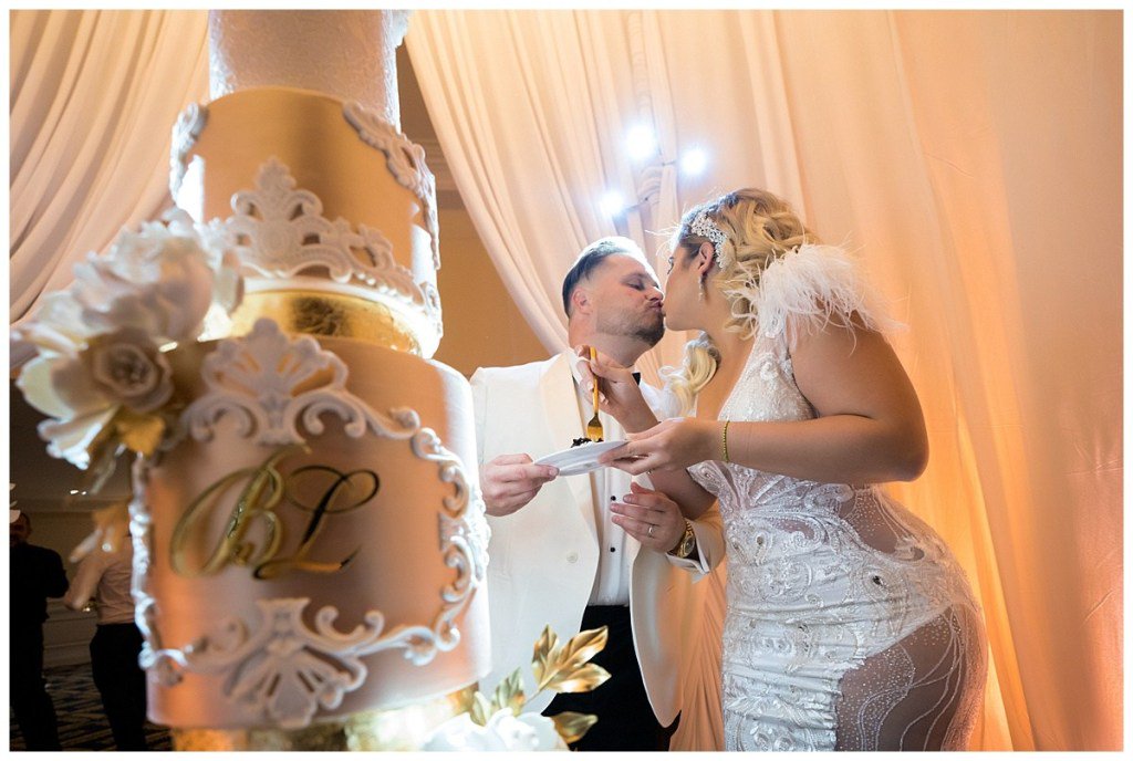 ETCakes's tweet photo. Barbara + Lexis | Marylen Exposito Weddings | Trump Doral https://t.co/Lv93gKbLUm https://t.co/jOnlPISOwK