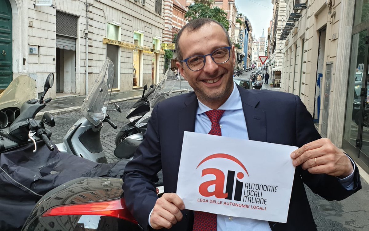 #Ali è il nuovo logo di @legautonomie. Ass. che aiuta gli amministratori locali a fare politica e li tutela dai rischi. Comuni x l’Europa, integrazione è sicurezza, città del benessere equo e sostenibile, dignità dei sindaci. Ecco le prime azioni di autonomie locali italiane. Ali