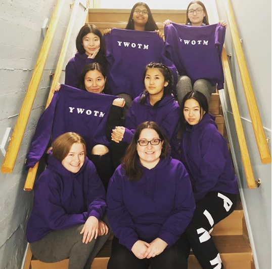 TheRedwoodTO's tweet photo. Our Young Women On The Move Program is rocking a new fit! 👌 #CommunityResolve https://t.co/fL08giuAiM