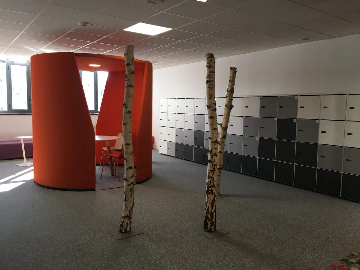 CaissEpargneLDA's tweet photo. Découvrez le nouveau centre de relations clientèle @CaissEpargneLDA. A la pointe de la modernité et composé d'un véritable laboratoire destiné à penser tous les projets #digitaux, nos #clients bénéficieront désormais d’une qualité de service de très haut niveau ! https://t.co/aBU09QgcnT