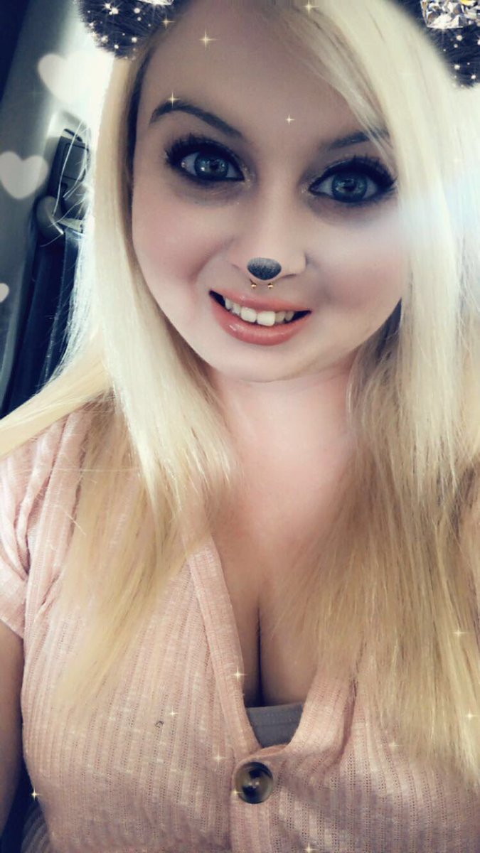 Princess_bri95's tweet photo. Morning losers!#findom https://t.co/bhOdEJxjxq