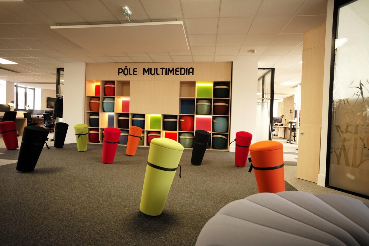 CaissEpargneLDA's tweet photo. Découvrez le nouveau centre de relations clientèle @CaissEpargneLDA. A la pointe de la modernité et composé d'un véritable laboratoire destiné à penser tous les projets #digitaux, nos #clients bénéficieront désormais d’une qualité de service de très haut niveau ! https://t.co/aBU09QgcnT