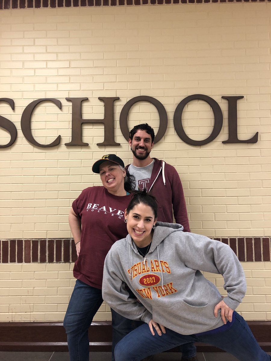 FaithDilworth's tweet photo. Repping our Alma Maters #whereissteve #couldntfindhim @MrConleyUHS @MrSJSilva https://t.co/Sk5fdmgKxK