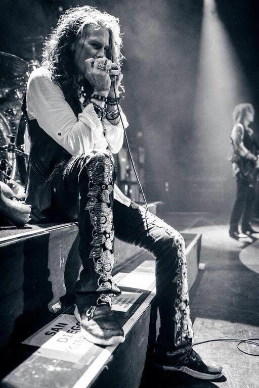   
Happy birthday STEVEN TYLER! 