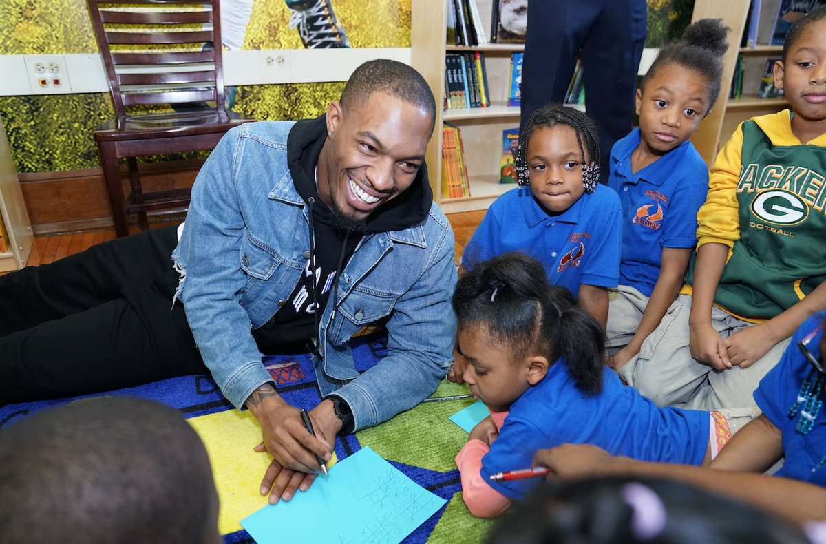 NFLFoundation's tweet photo. New @ChicagoBears safety @haha_cd6 was awarded a 2018 Player Foundation Grant for his work with @HaHaHEROs which provides economically-challenged students with a voice of motivation, empowerment and encouragement so they can be heroes. #Bears100 #NFL100 https://t.co/3BKsdmXcuh