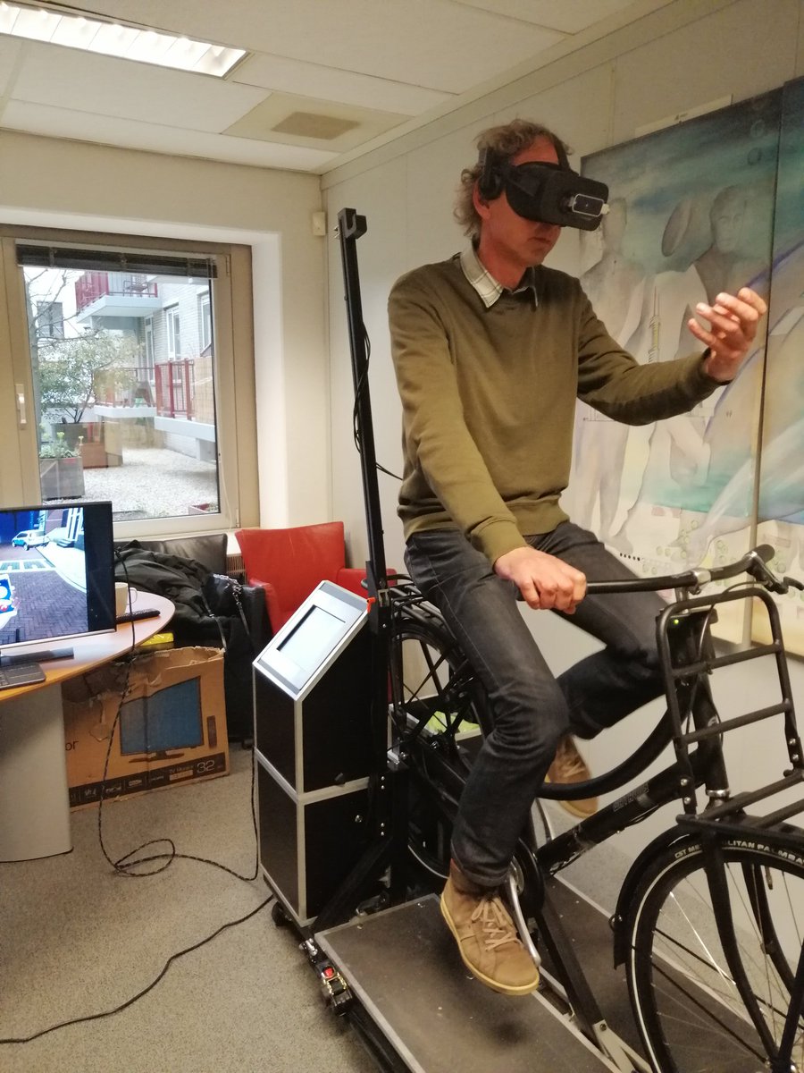XTNT_Utrecht's tweet photo. Wat voor effect heeft afleiding in het verkeer? Onze deelnemers ervaren het zelf! #masterclassgedrag #XTNT https://t.co/2YuTuthTmO