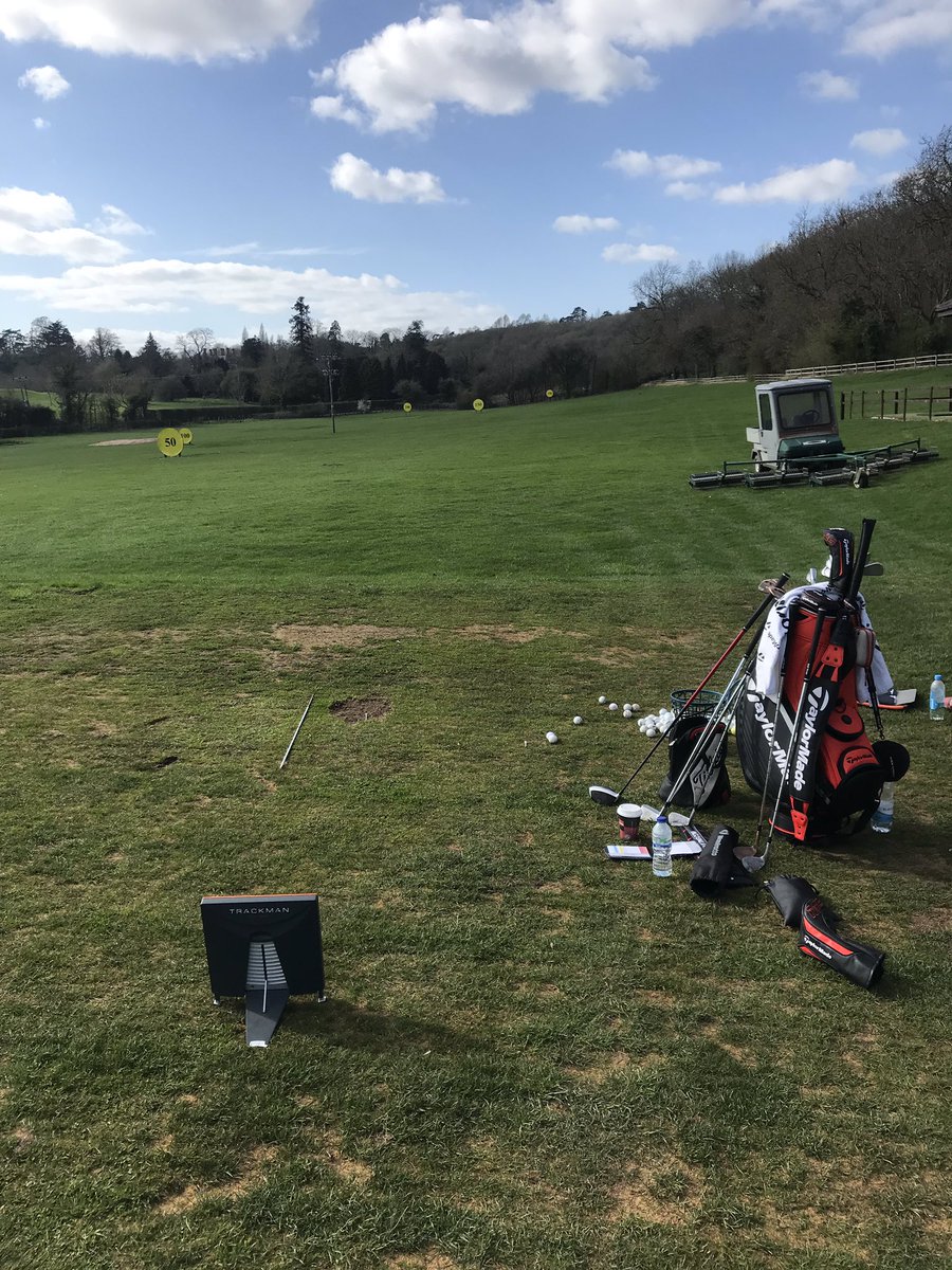 mjacksongolf's tweet photo. ‼️NEW YEAR, NEW BAG‼️Great to get the team together for the first ever time👌Day camp done ✅ So good to work with and have the support of these guys😝Ready for 2019🏆 @taylormade_tour @jlindebergsport #mjgolf #QuotidianInvestments #Altimus #SmartSystemsUK #MorrisonInsurance https://t.co/reQtqdjibQ