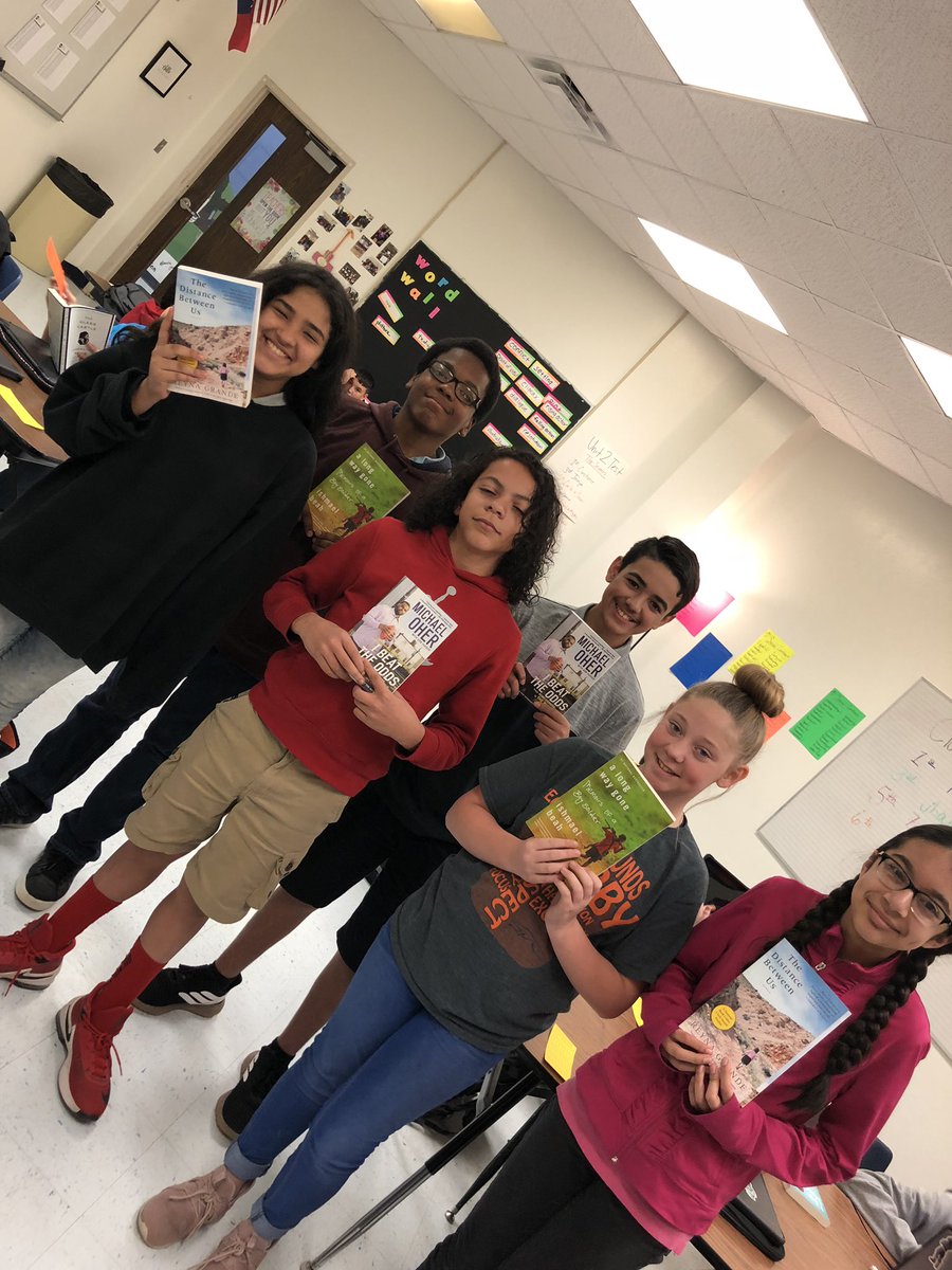 MCoachtoliver's tweet photo. Advanced Reading students were issued their Book Club books today! I am so excited! 📚 @MrsRasmussen10 @Smacunningham @KirbyWFISD #iamwfisd #betheone #youmatter #IdeaGrant https://t.co/hY374dCtn0