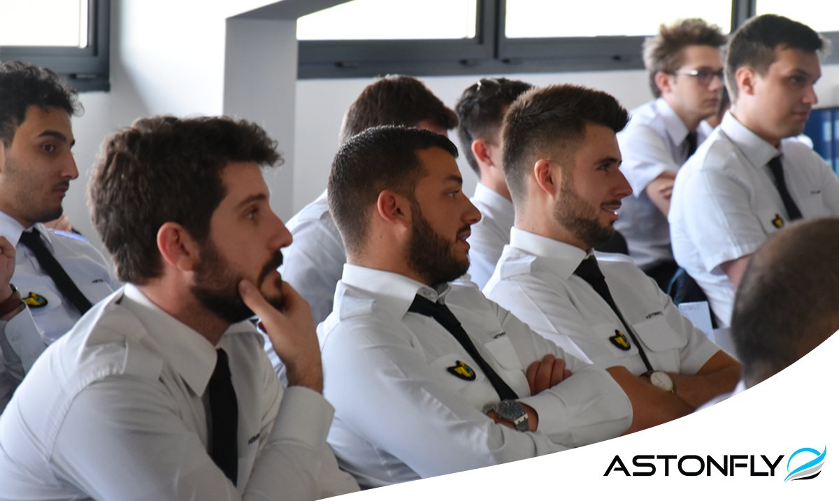 astonflycenter's tweet photo. Il ne reste plus que 2 places pour la rentrée ATPI de juin ! Faites vite, contactez notre équipe pour tous renseignements au 01 39 56 99 30 ou par email à lfpn@astonfly.com #rentree #formation #pilot #astonfly https://t.co/gFNSzOlfrR