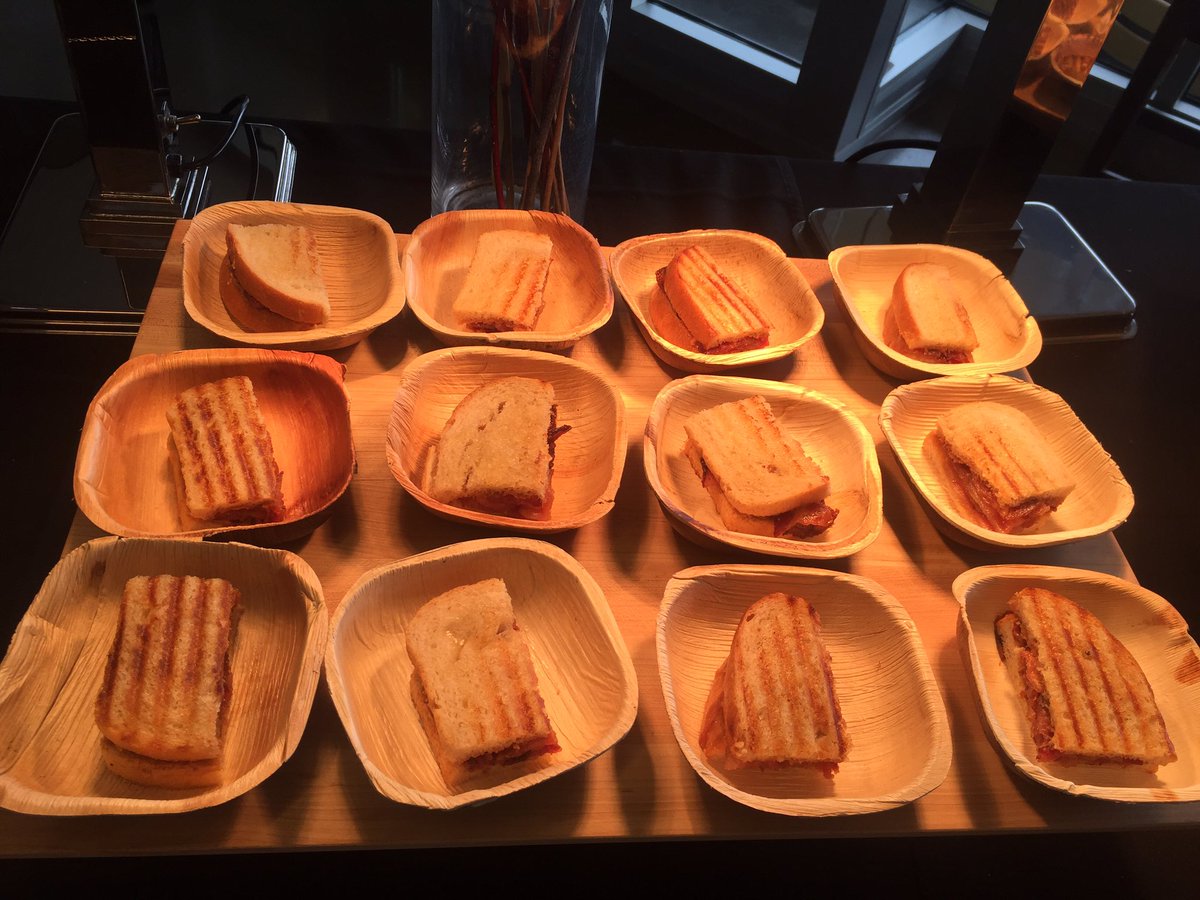 TFEATS's tweet photo. Last up on our NEW craft sandwiches is a Peanut Butter n' Jelly Candied Bacon Sandwich! Featuring Peanut Butter, Strawberry Jelly and Candied Bacon served on Sourdough Bread! This unique creation is one you must try! #TwinsFood #TargetFieldEats #DelwareNorth #TasteOfTargetField https://t.co/scXyiOG9At