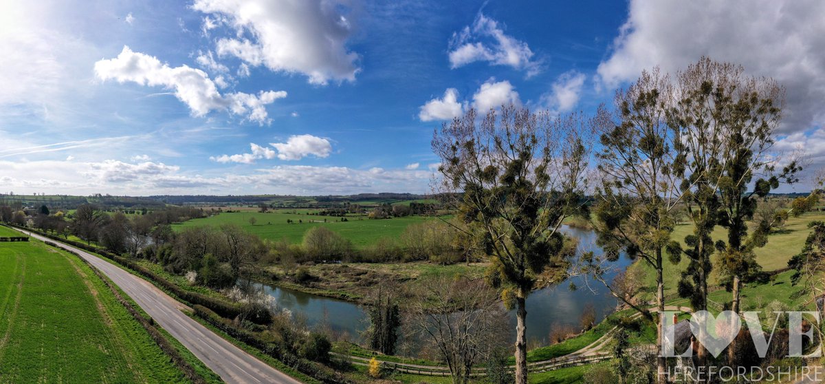 Mistletoe and Wye!
loveherefordshire.com