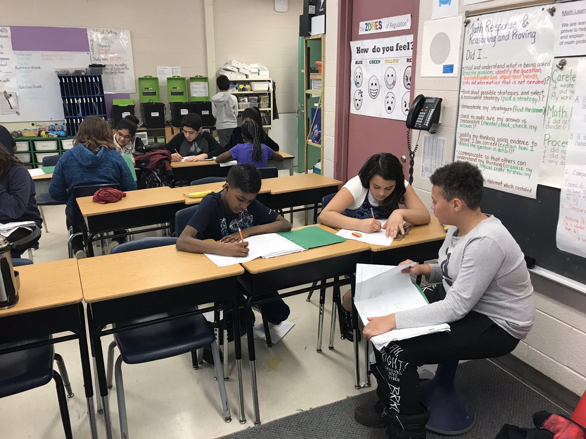 mskiervin's tweet photo. Taking turns teaching others about renewable and non-renewable resources.  Teachers are allowed to have their notes to help them but they are not allowed to let their students copy their notes. #learningbyteachingothers @SettlersGreenPS https://t.co/5VJ1ikLu6q