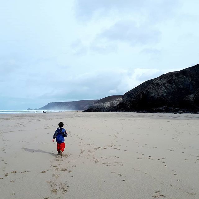 NSingerGlass's tweet photo. Todays #MarchMeetTheMaker is Self Care.

Living in Cornwall means that when ever I need a bit 'me time' (or us time with the urchins) I head for some fresh air. A quick walk on the beach is guaranteed to put a smile back on my face.

#Cornwall #CornwallLife #Beach #HappyChil… https://t.co/XhnjtykY2o