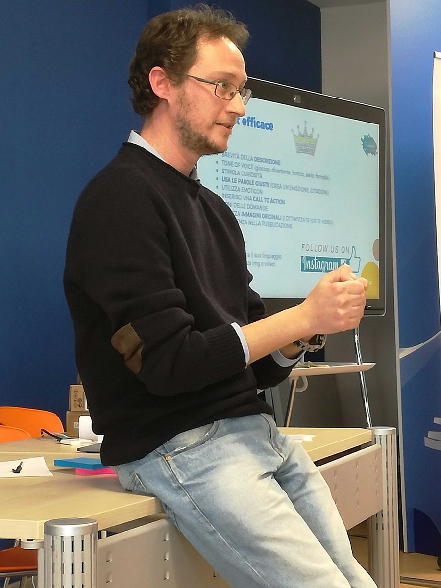 opinnoitaly's tweet photo. Come vendiamo un prodotto? Cosa vuol dire utilizzare i canali social per la vendita di un servizio? Quale scegliere? Lo scopriamo oggi a Catania con il nostro @mspalletta. #Giovani #Imprenditori #Upshift #Catania @jaItalia @UNICEF @unicefitalia @my_grants #ideeinazione https://t.co/vIDWiiN5s8