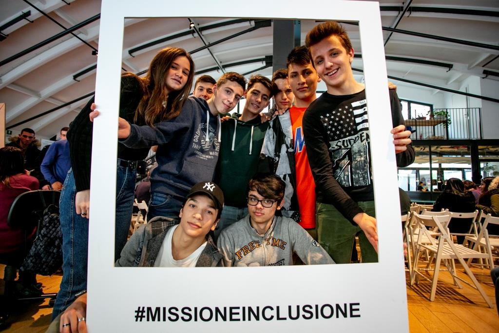 FondazioneCESVI's tweet photo. "#Agente0011 missione possibile: giovani a prova di inclusione". Su @CorriereBN si racconta il progetto #MissioneInclusione e il lavoro dei giovani studenti per rendere le nostre città più inclusive e sostenibili ➡https://t.co/MmwQwhd1qs … https://t.co/lfREaqTs6u