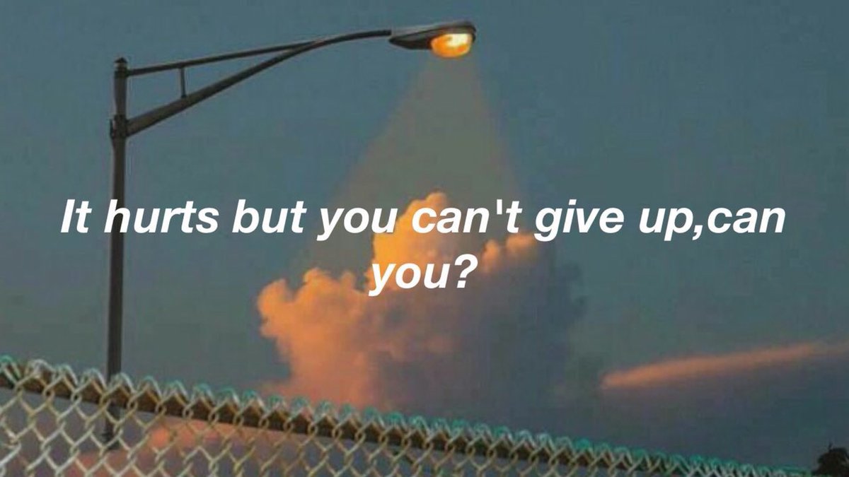 itfeelquotes's tweet photo. 'โอเคมันเจ็บปวด แต่คุณห้ามยอมแพ้นะ, ได้มั้ย?' https://t.co/J1XVli1CdT