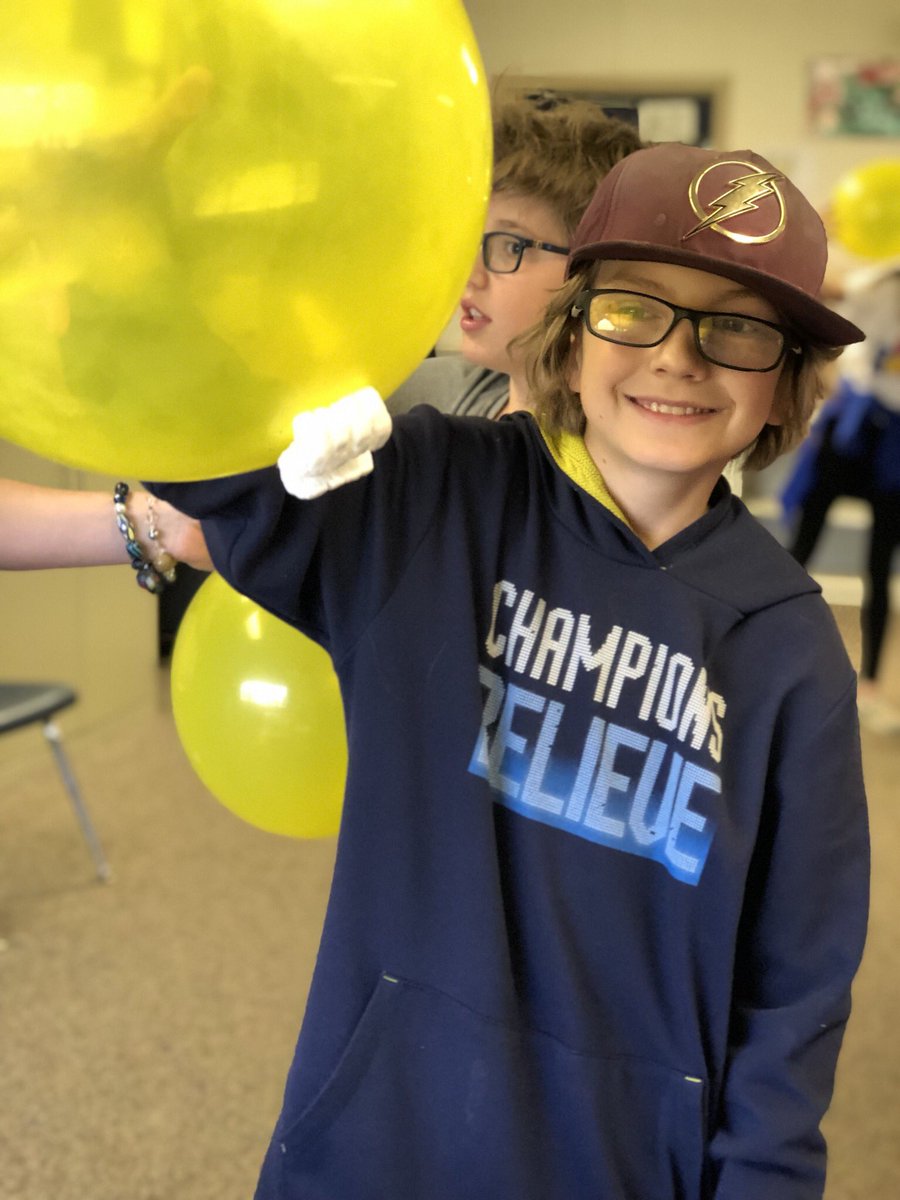 Learning about the effect static electricity has on different objects. #gardenelementaryk6 #STEMeducation #STEMed #attractiveballoons