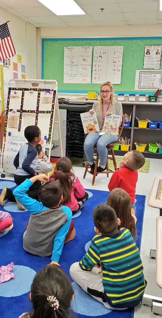 Dr_Mihalik's tweet photo. The March Madness Tournament of Books continues in Sugarland's first grade. Quite an exciting matchup in @adaywithmsray class today 🏀 @SugarlandES @gailbrady508 @Ms_Shahs_Class @MissBeeks1 @Ms__Roseberry https://t.co/AhFuY7KJUX