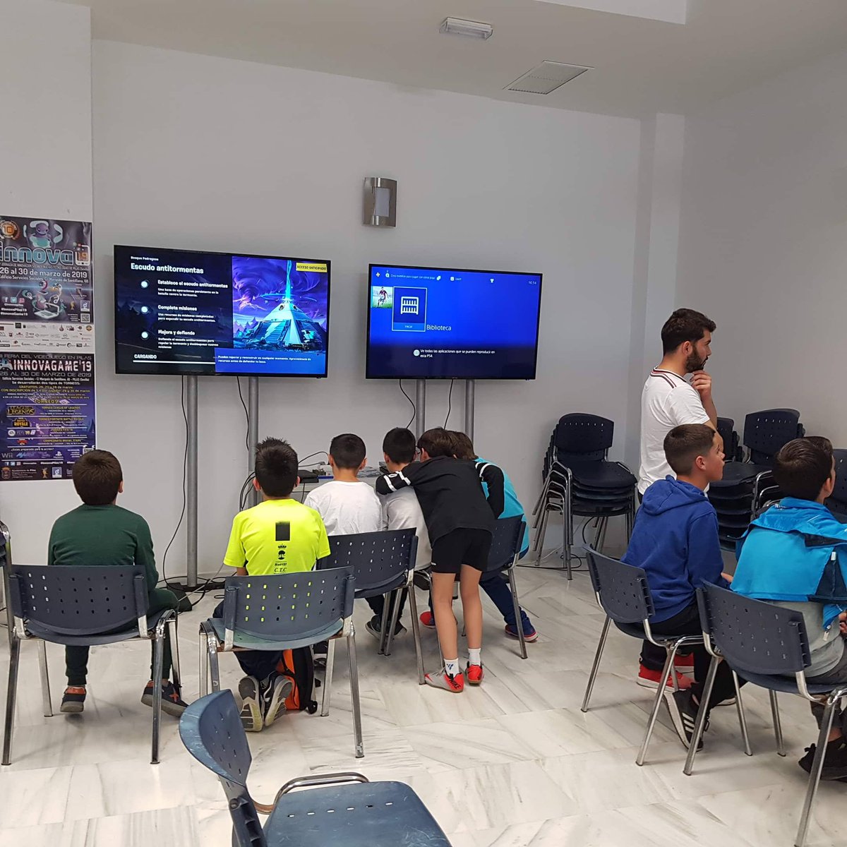 InnovaPilas's tweet photo. En #InnovaPilas19 también tenemos espacio para los más jóvenes, desde #InnovaGame19 a Robótica BQ, introducción a la informática o la ludoteca organizada gracias a la colaboración de Alborada Asociación.
¡Pásate por Innova (Edificio de Servicios Sociales en #Pilas) y participa! https://t.co/sNxuEq5FKM