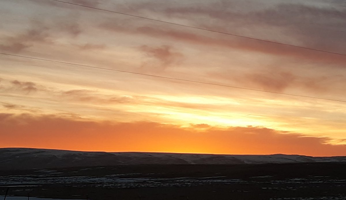 Beautiful sunrise #WakeNBake has got me itching for a hike today.
Care to join me for another smoke first? ππ¨π¨