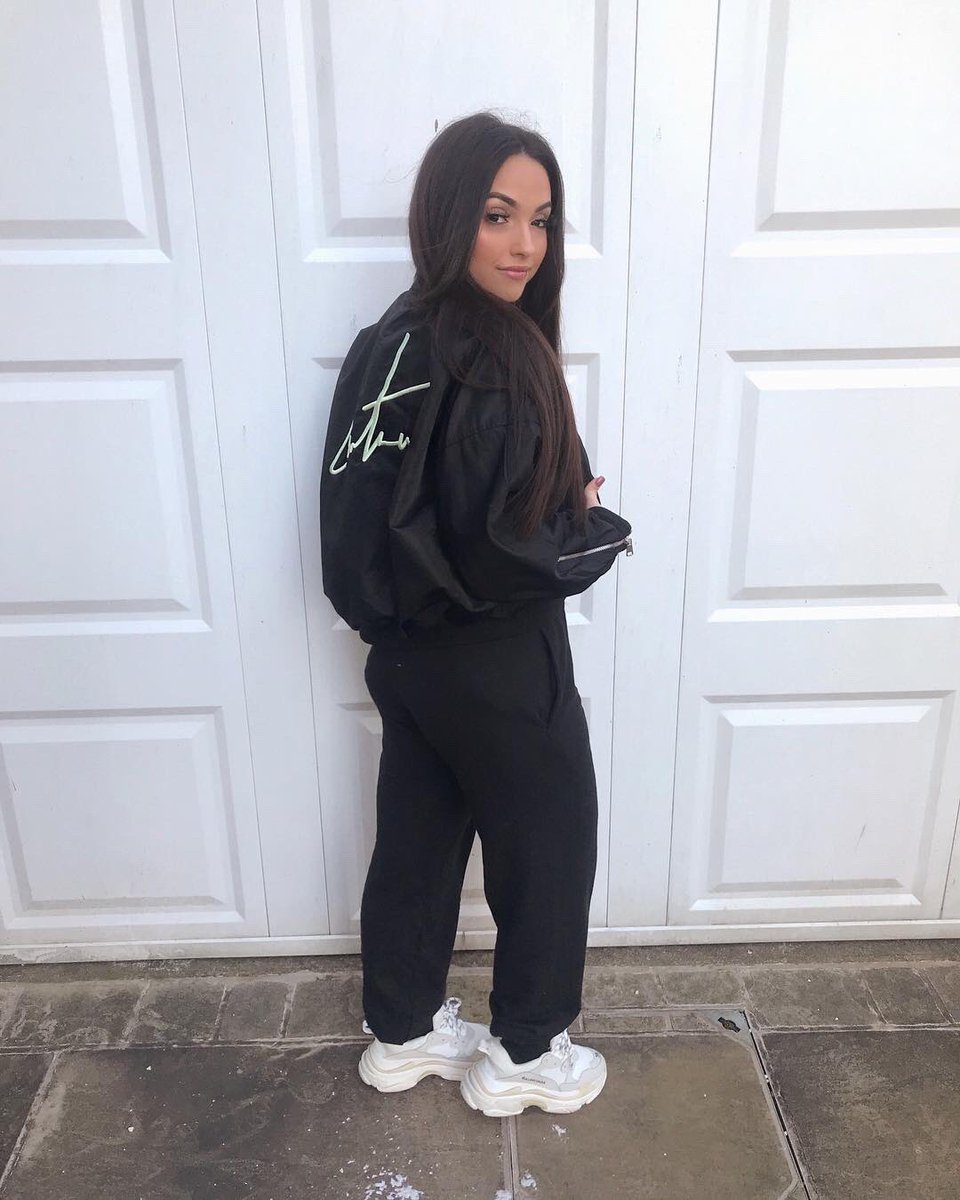 GeorgiaWhite90's tweet photo. New @TheCouture_Club bomber 🔥 https://t.co/iPZ1UG3CQs