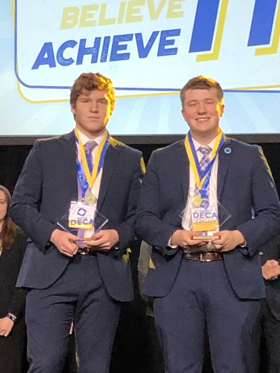 LSWDECA's tweet image. AND congratulations to Shea Scott and Shelby Johnson (1st place), Jack Hanon and Jacob Rush (5th place), and Katie Taaffe (2nd place) for qualifying to ICDC!! #LSWDECA #TitanPride #SCDC2019 @MissouriDECA